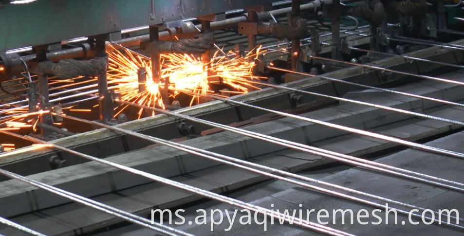 Panel Pagar Mesh Kawat yang Dikimpal Galvani di 12 Gauge 304 Panel Mesh Dikimpu Keluli Stainless